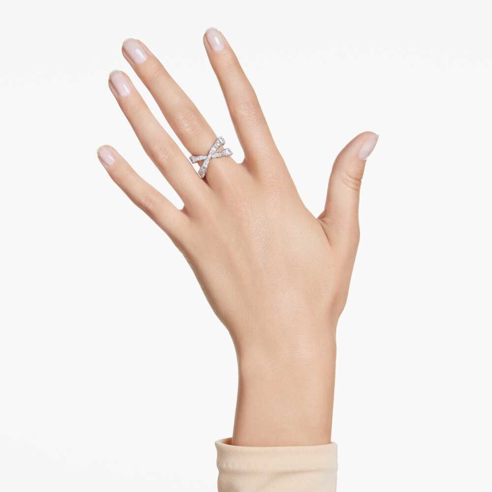 

Кольцо гиперболы Swarovski
