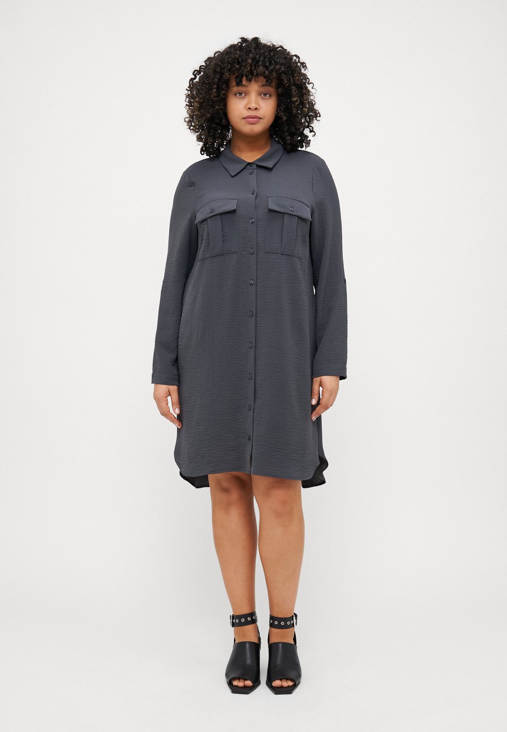 

Платье-рубашка VMCALVA SHIRT DRESS Vero Moda Curve, серый