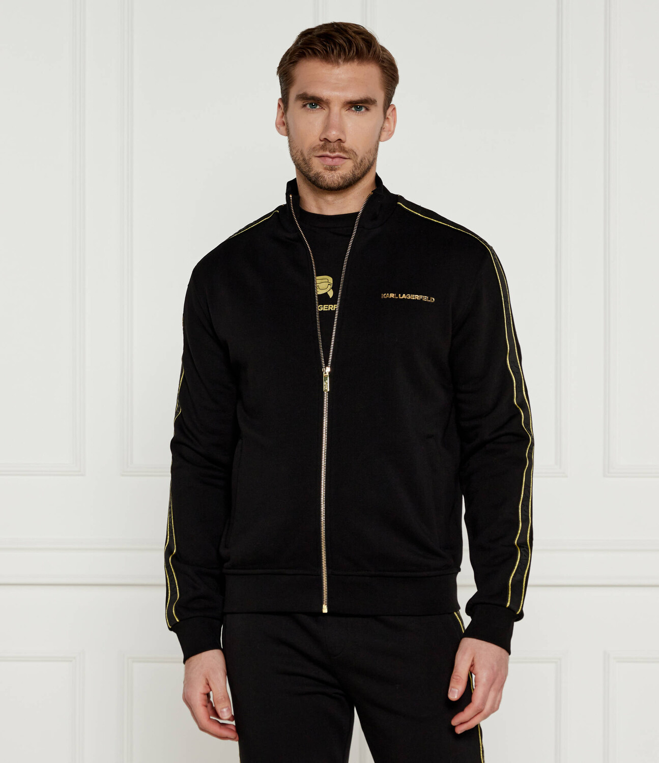 

Толстовка Karl Lagerfeld Regular Fit, черный