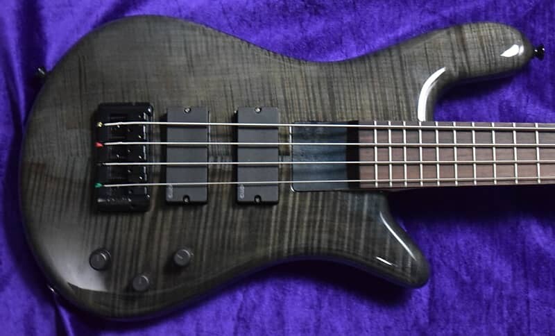 

Басс гитара Spector Bantam 4 Short Scale, Black Stain Gloss / Rosewood