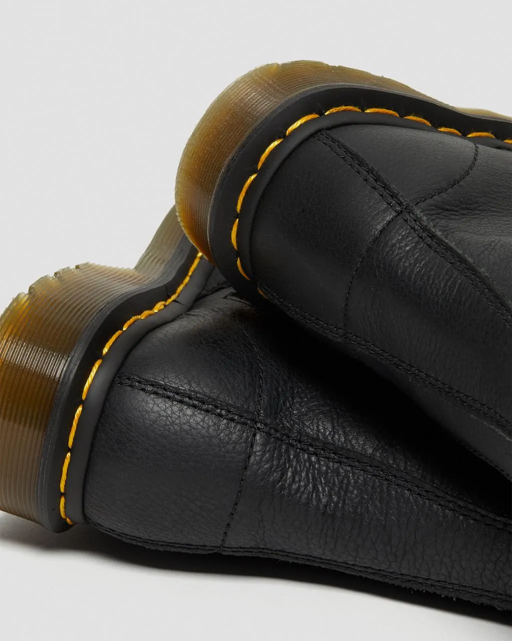 Ботинки женские Dr. Martens 1B99 Virginia до середины икры, черный — фото 3