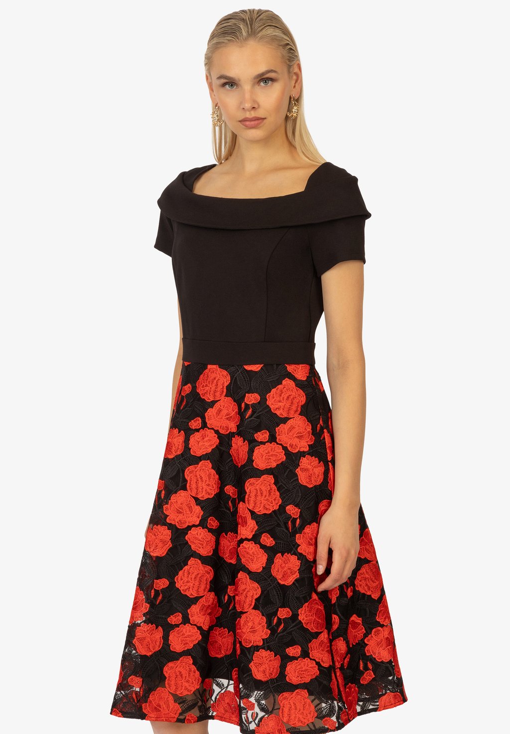 

Элегантное платье Kraimod, черный