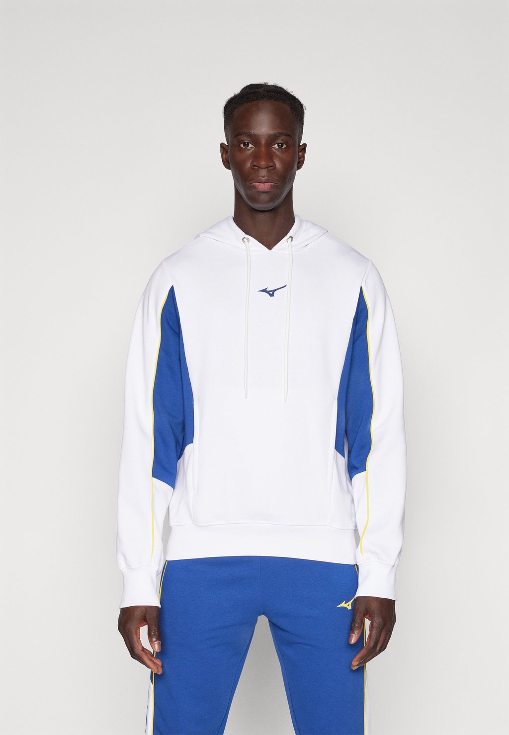 

Толстовка с капюшоном ATHLETICS HOODY Mizuno, белый
