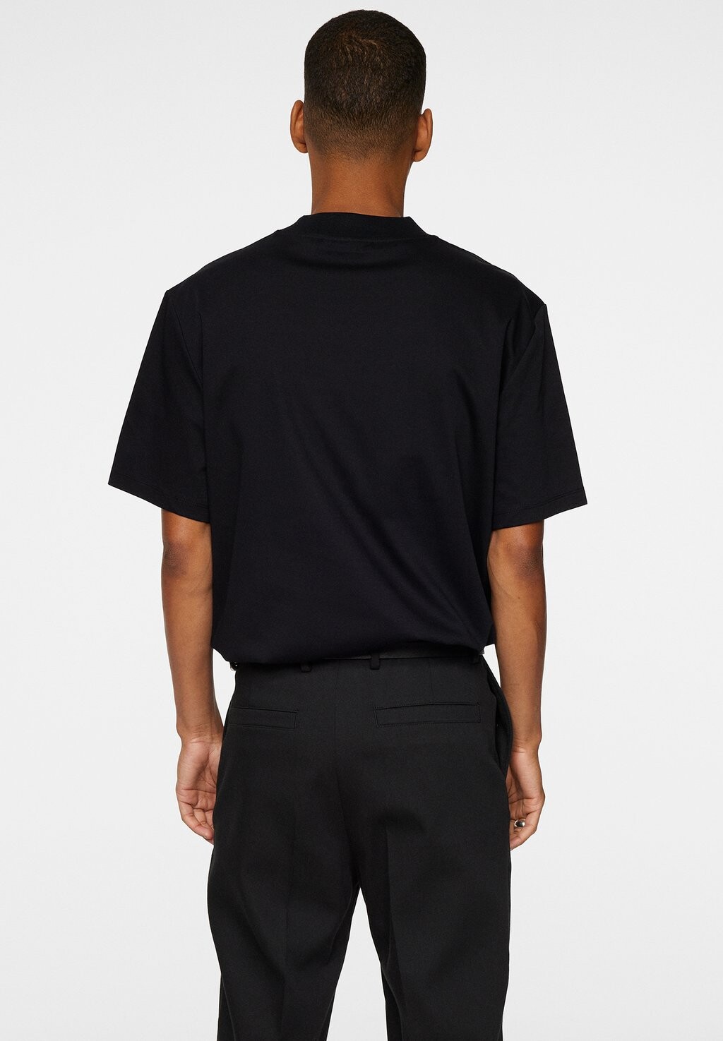 

Базовая футболка ACE MOCK NECK J.LINDEBERG, черный