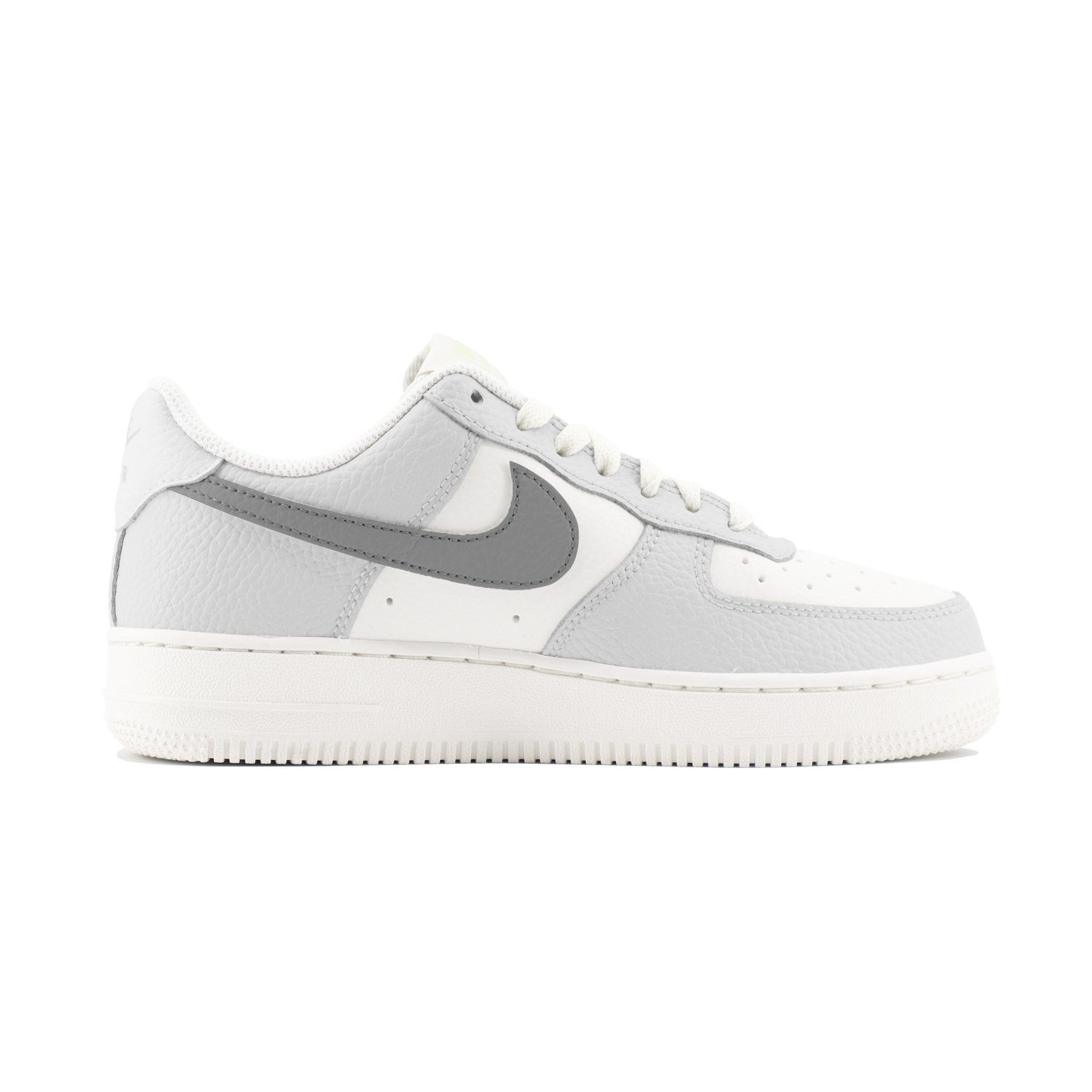 Кроссовки Nike Air Force 1 Abrasion Resistant Low Top Skateboard Unisex бело-серые, цвет White Gray — фото 2