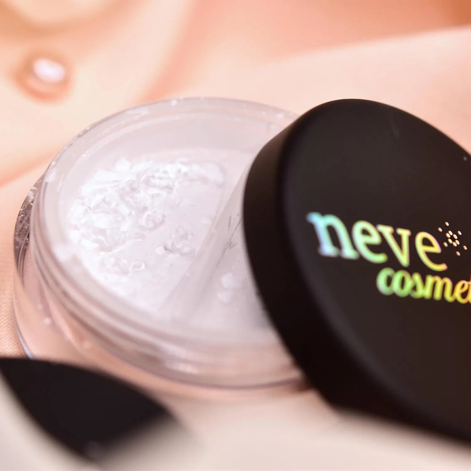 Минеральная пудра «Surreale» от Neve Cosmetics Neve Cosmetics — фото 2