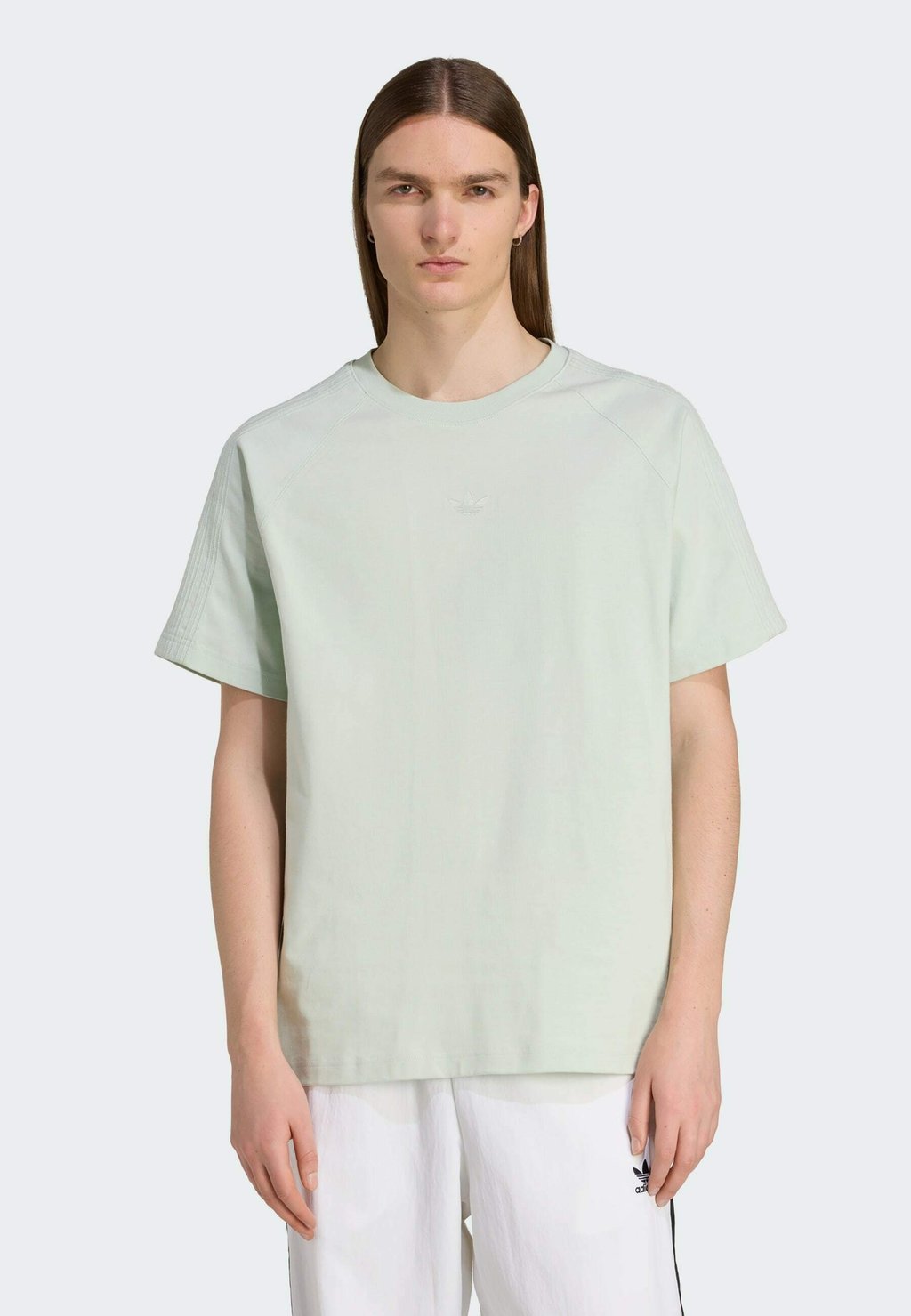 

Базовая футболка Adidas Originals, зеленый