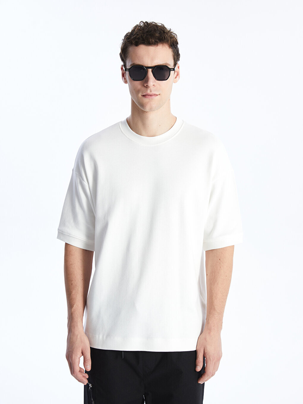 

Мужская футболка с круглым вырезом и коротким рукавом LCW Casual, экрю