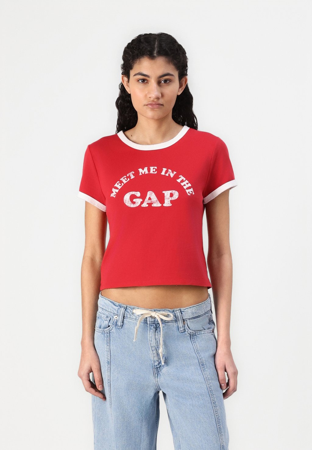 

Футболка с принтом LOGO MEET ME CROP CREW GAP, красный