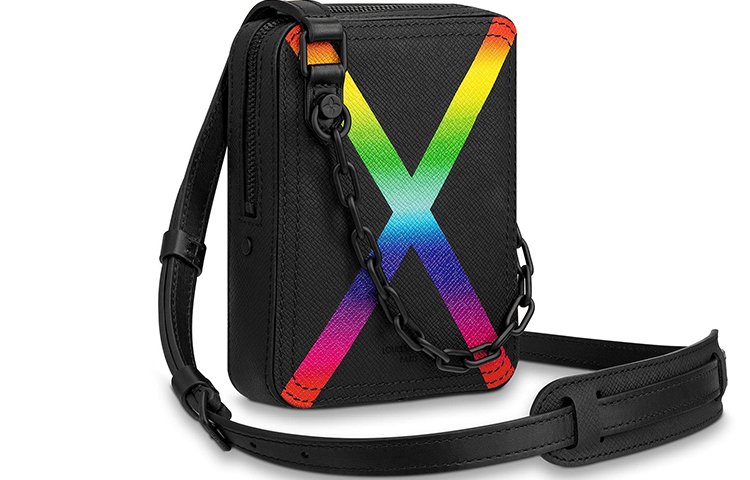 

LOUIS VUITTON Дунайский курьер тайга черный радуга