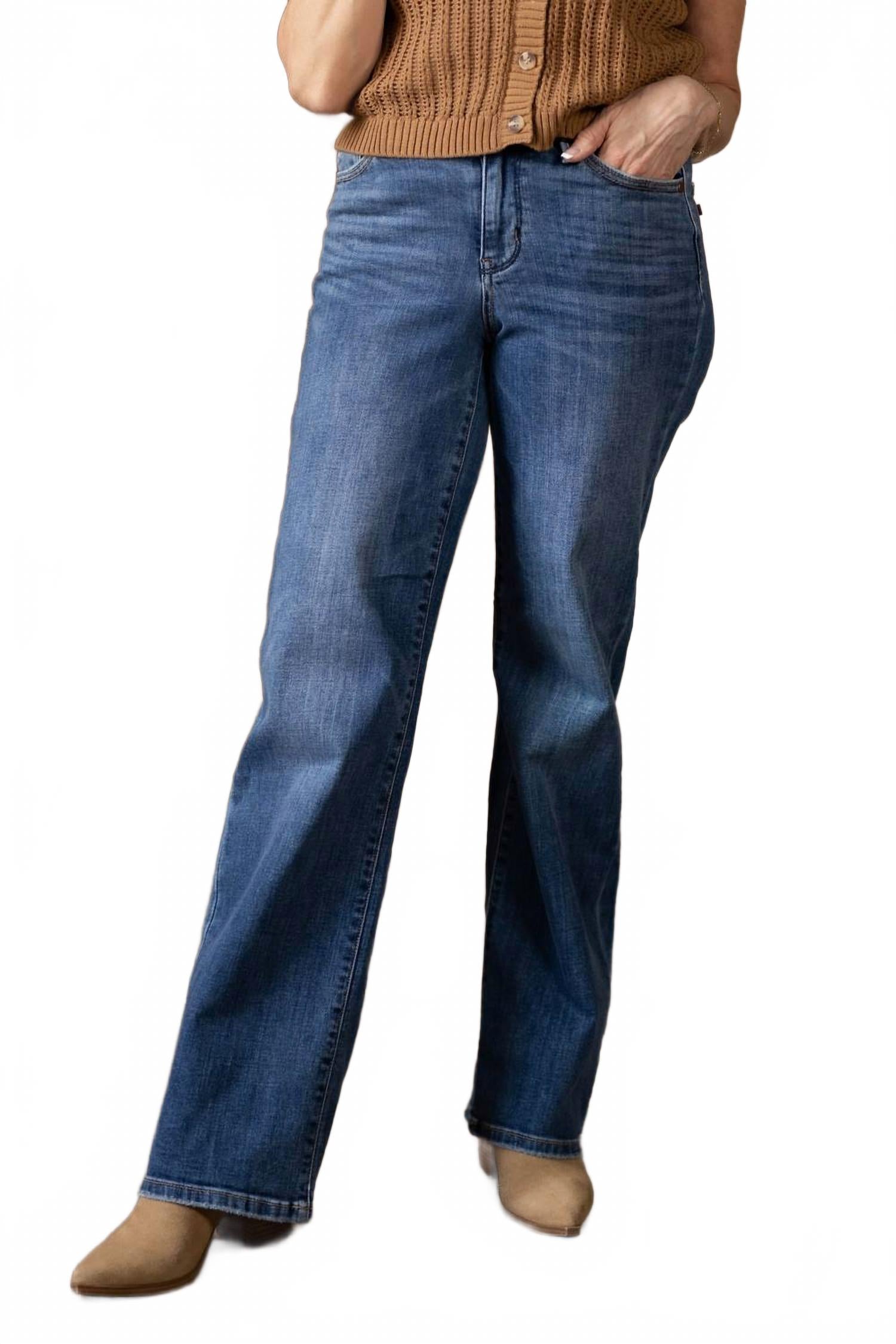 

Окунись в эти джинсы в среднем оттенке Judy Blue, Medium Wash