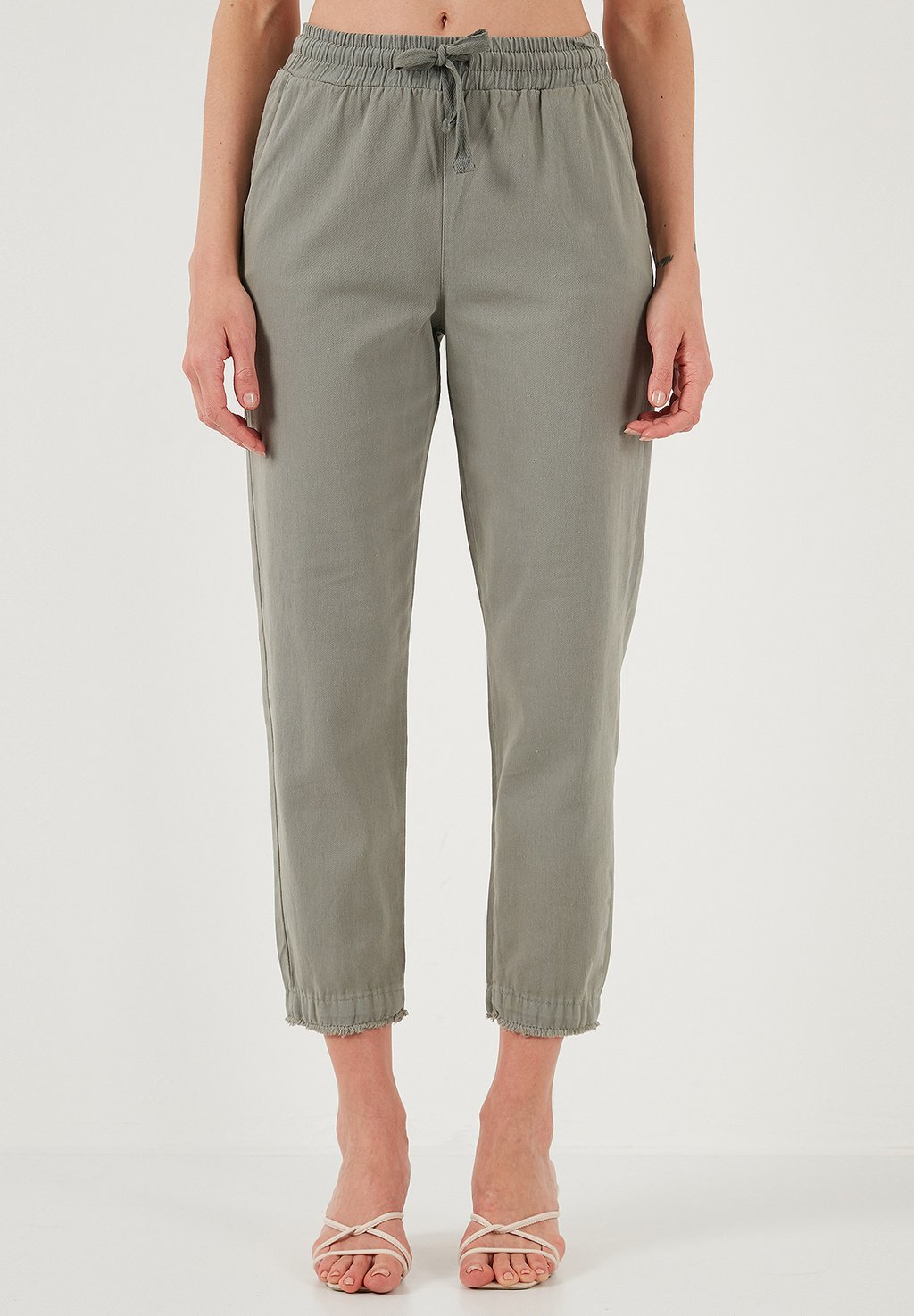 

Брюки REGULAR FIT LELA, светло-зеленый