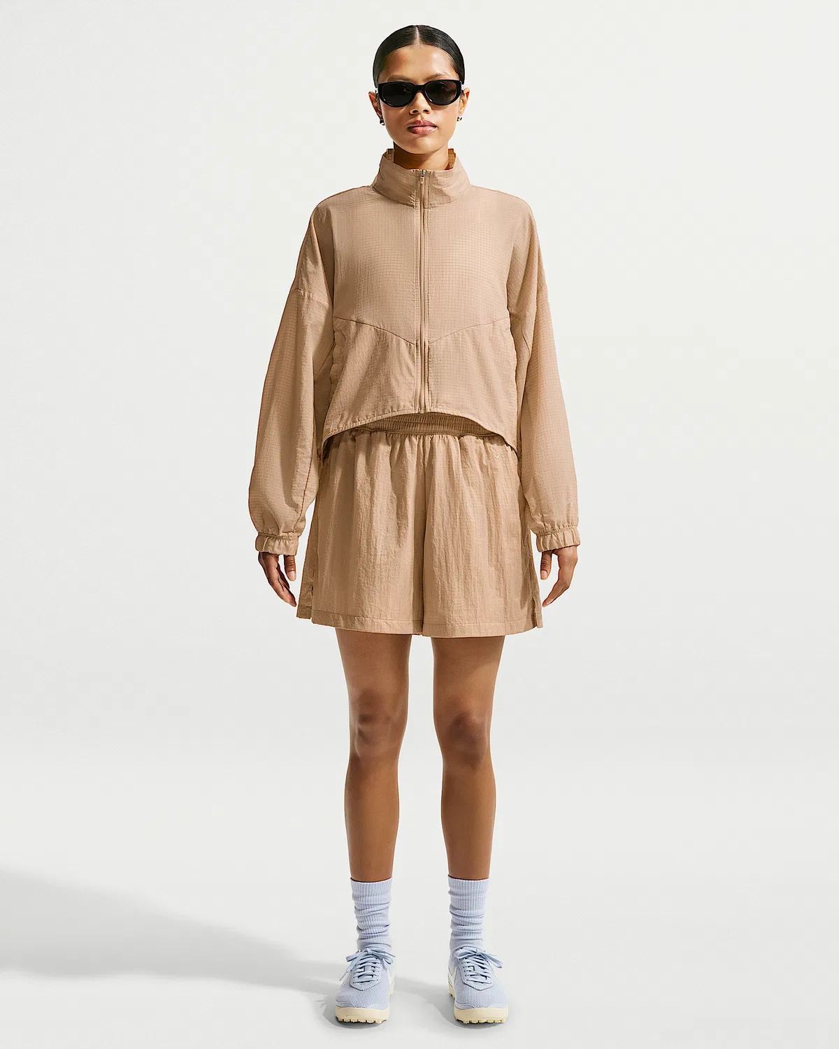 Женская свободная легкая куртка из рипстопа Nike Sportswear, Linen/Linen — фото 4