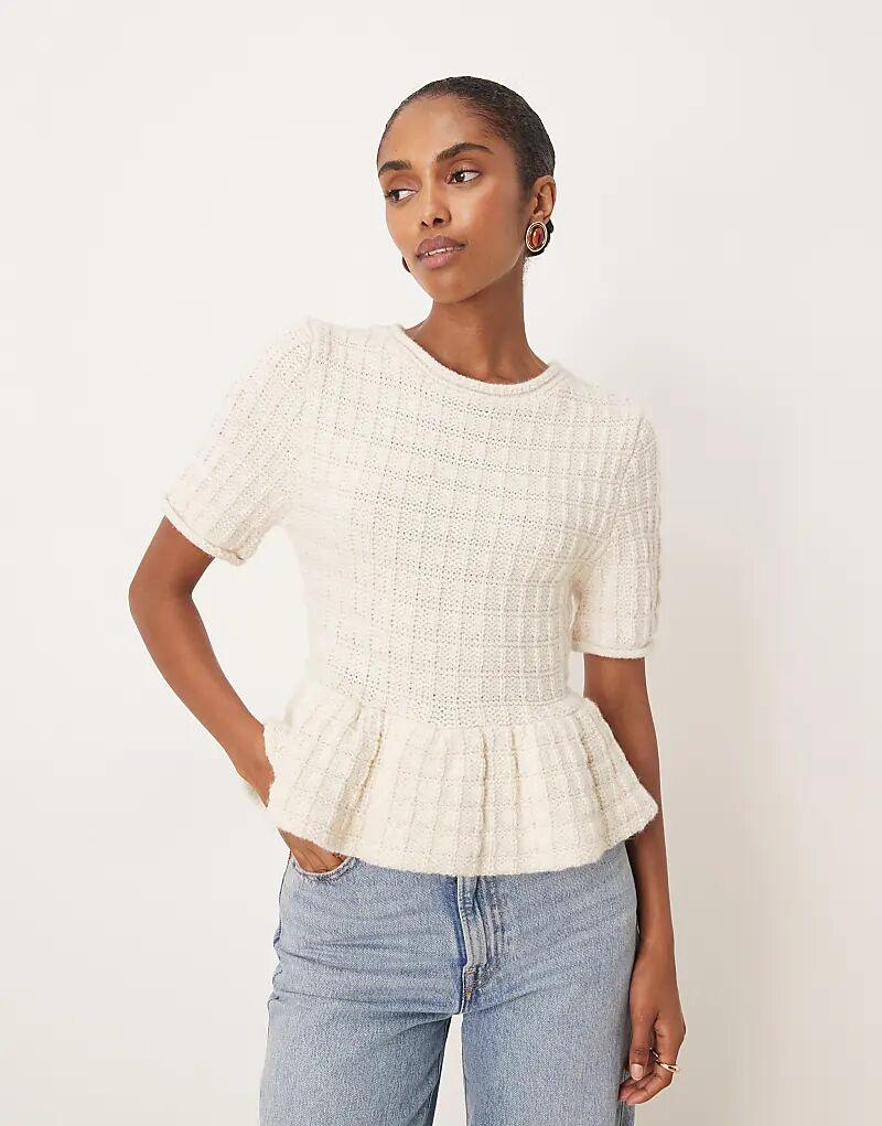 

Трикотажный топ Mango с короткими рукавами и баской бежевого цвета