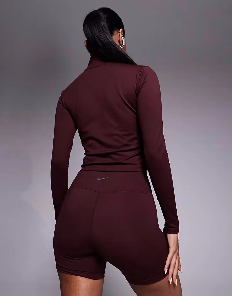 Nike Training Футболка Nike One Training с застежкой-молнией до середины груди и длинными рукавами, бордового цвета — фото 4