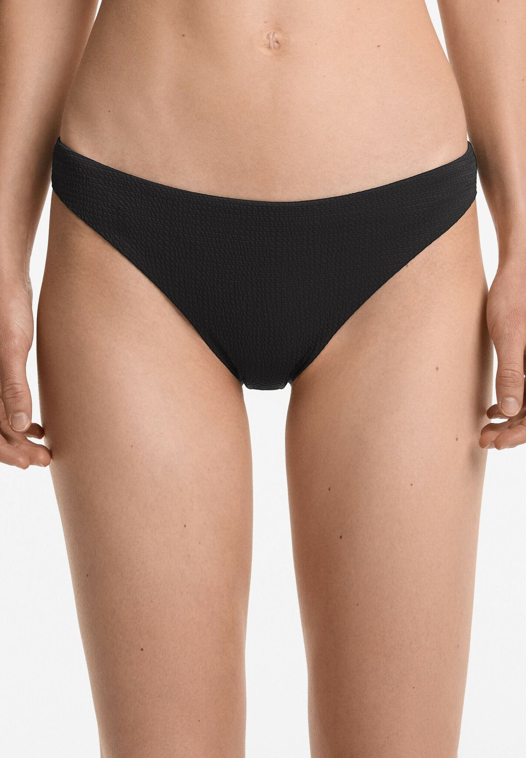 

Плавки бикини TEXTURED CLASSIC OYSHO, черный