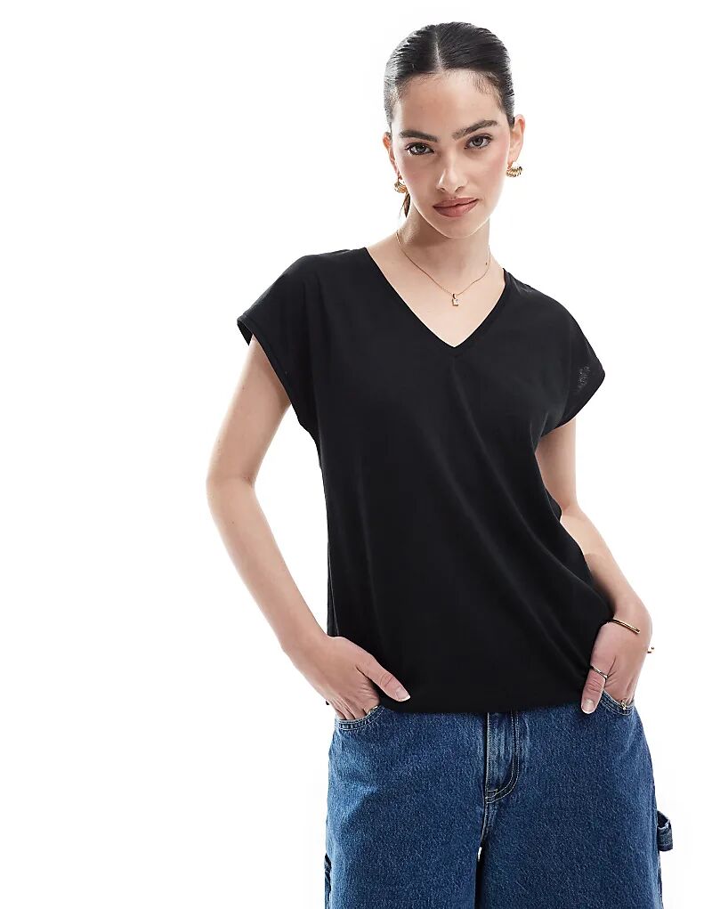 

Свободная футболка Vero Moda свободного кроя с V-образным вырезом черного цвета