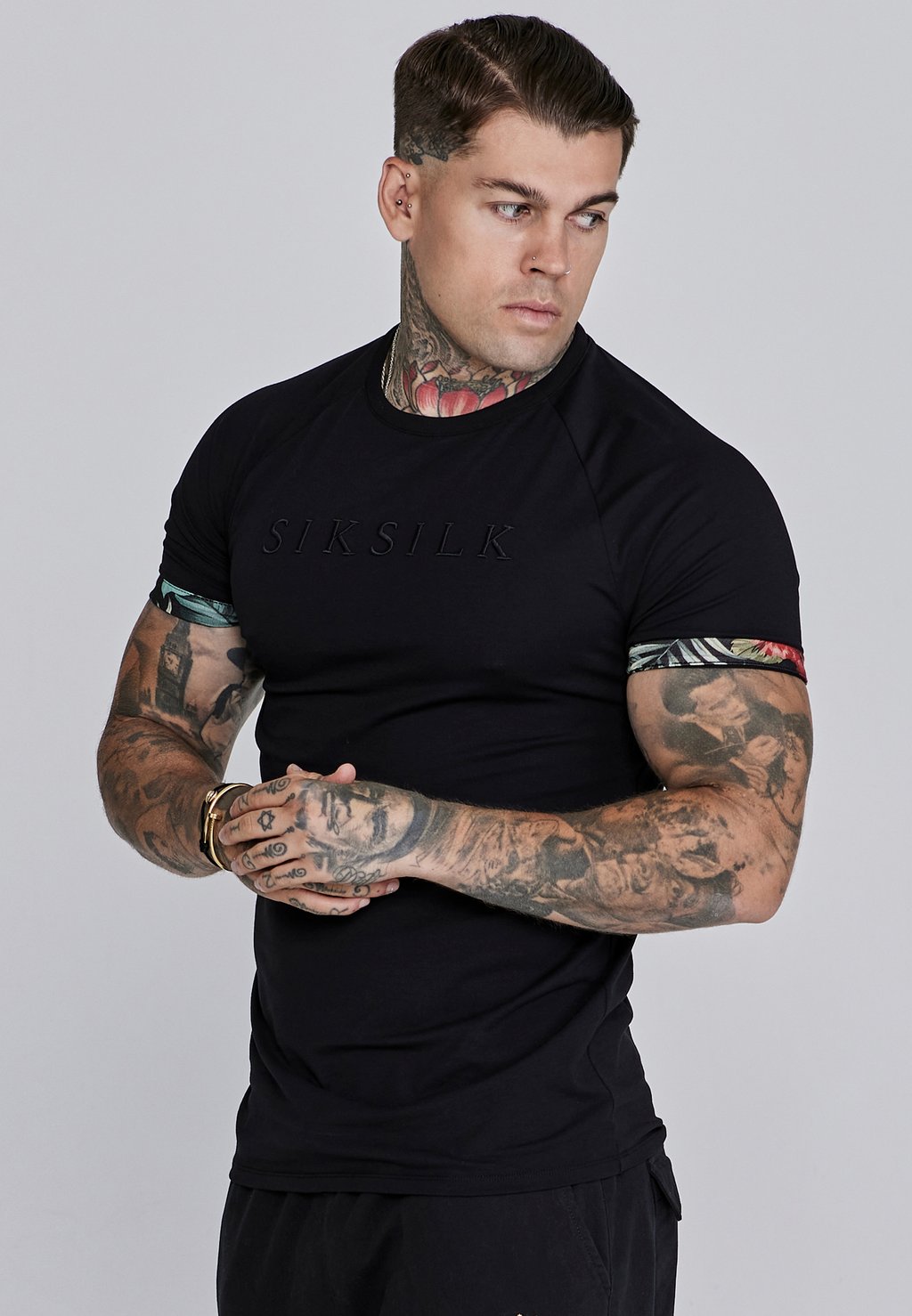 

Базовая футболка ROLLS SLEEVE SIKSILK, черный