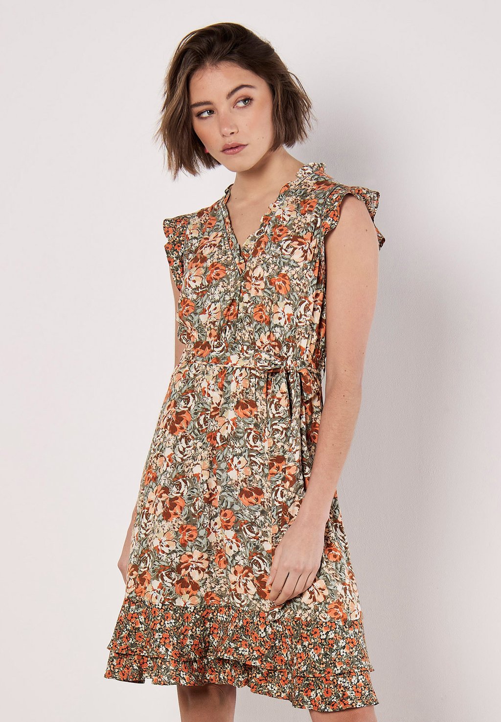 

Повседневное платье DITSY FLORAL RUFFLE MINI Apricot, хаки