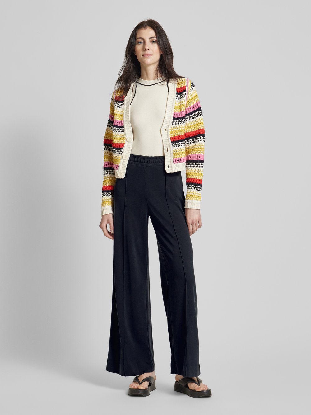 

Широкие брюки с фиксированными складками Esprit, черный
