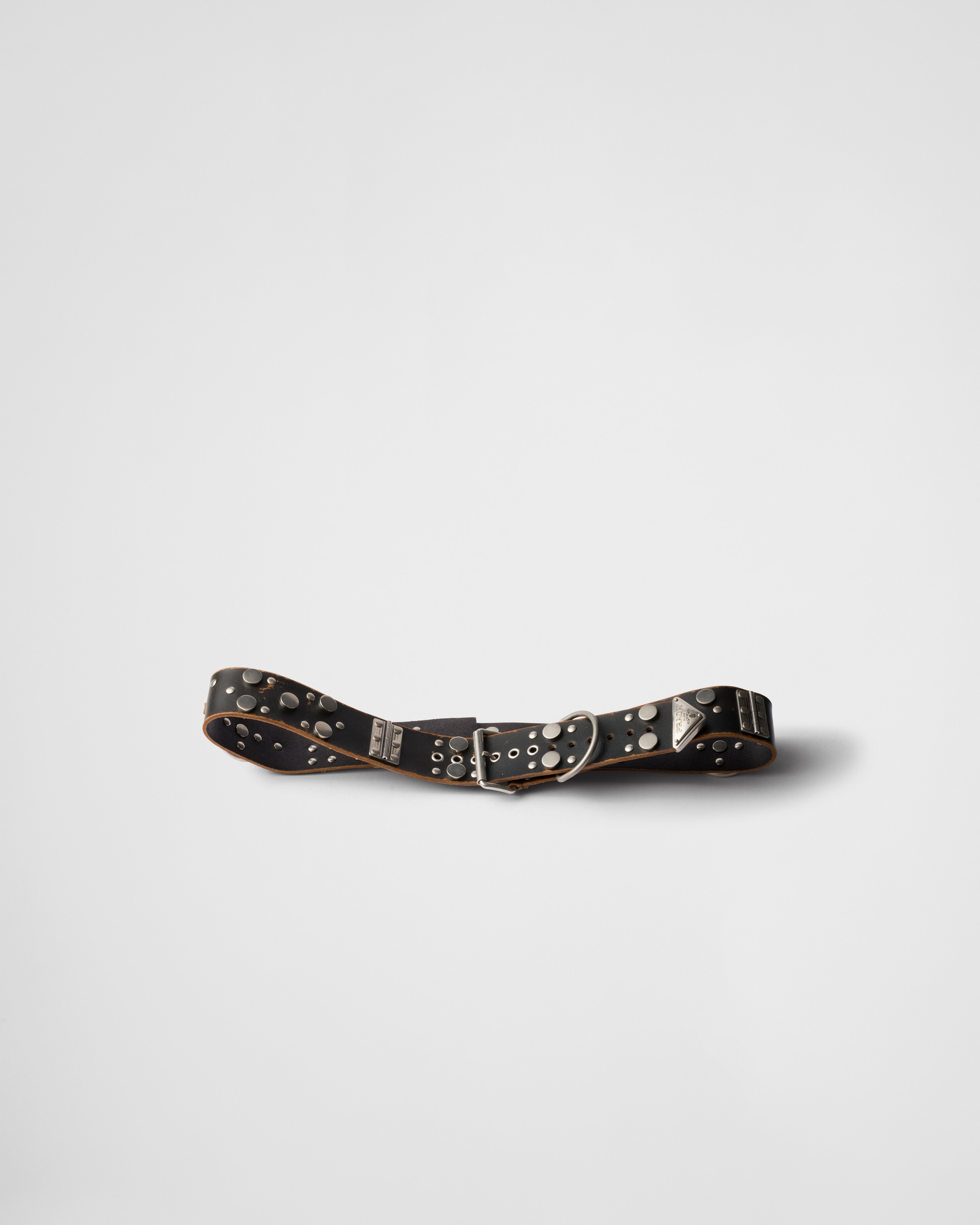 

Кожаный ремень с заклепками Prada, черный