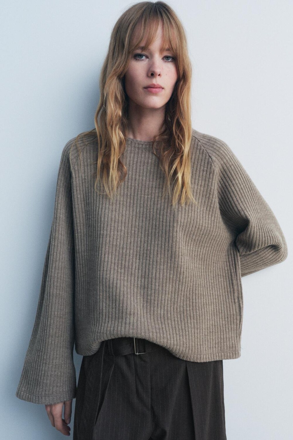 

Мягкий свитер ZARA, цвет brown vigore
