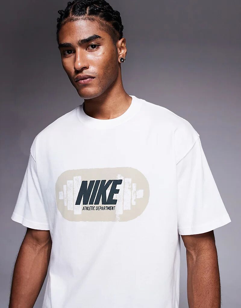 

Футболка с графикой Nike Training M90 белого цвета
