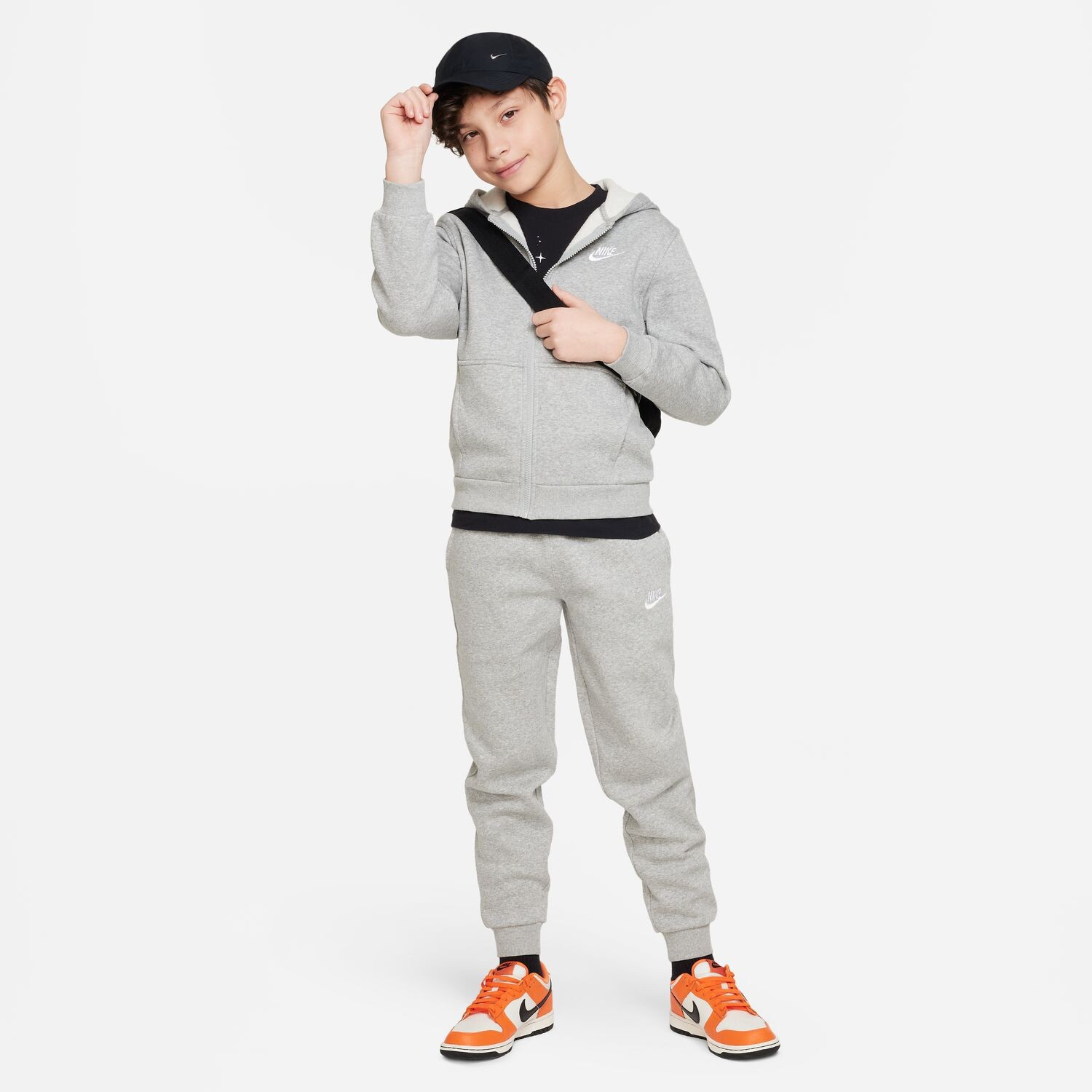 Флисовая худи с молнией во всю длину для мальчиков 8–20 лет Nike Club Nike, черный — фото 2