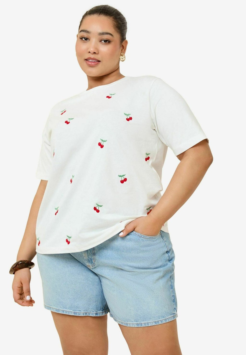 

Футболка с принтом PLUS SIZE FIT - SHORT SLEEVE EMBROIDERED Friends Like These, бежевый