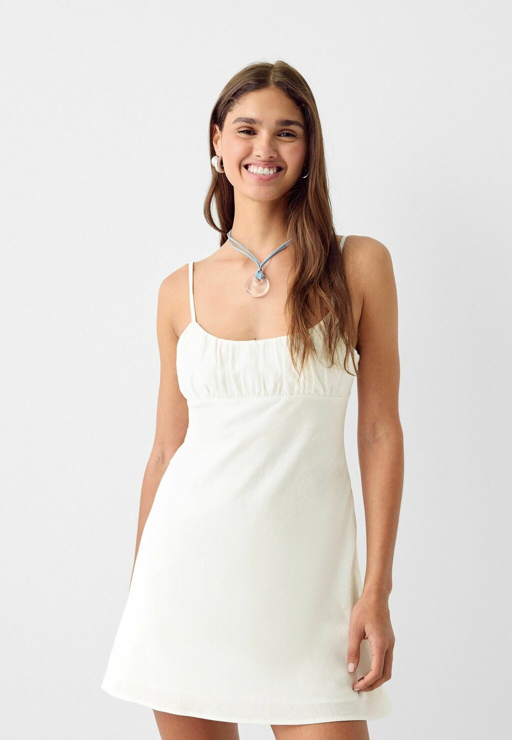 

Повседневное платье Bershka, белое