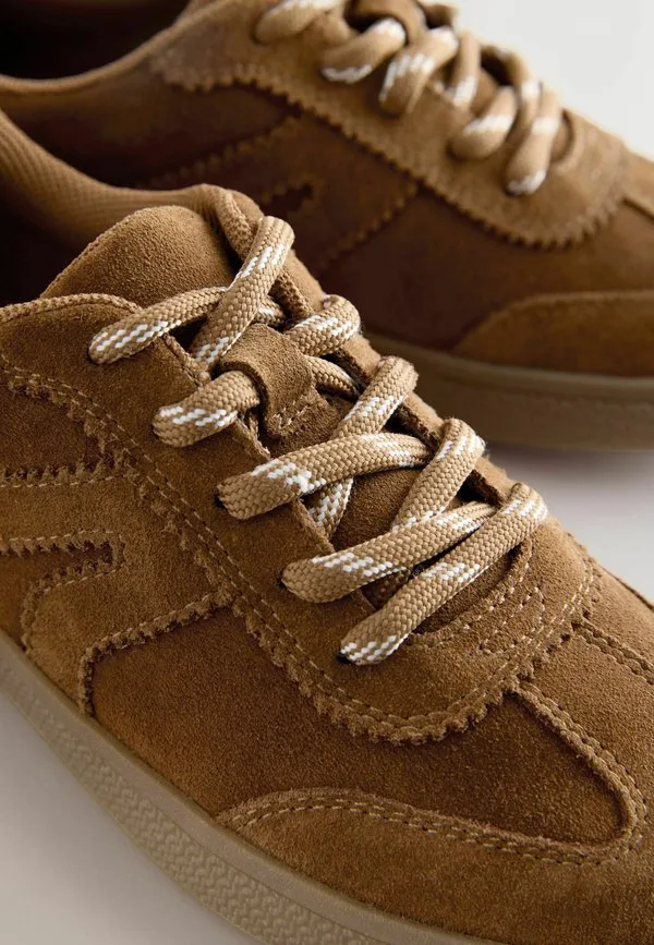 Кроссовки на шнуровке стандартного кроя для повседневной носки Next, Tan Brown Suede — фото 4