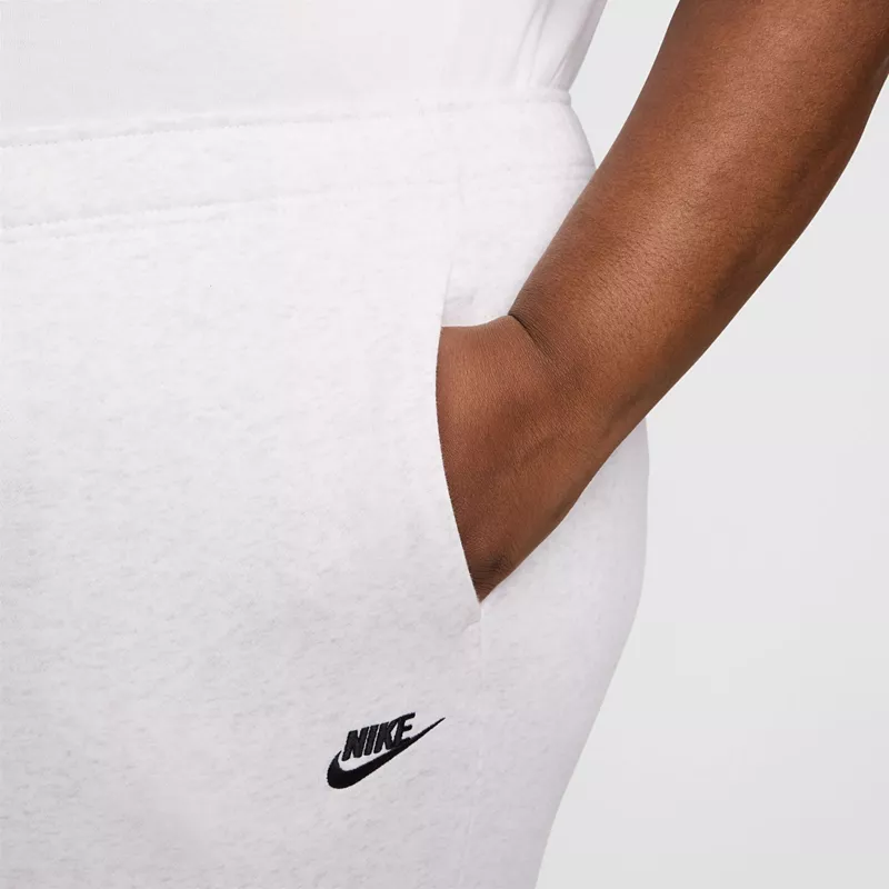 Женские флисовые джоггеры со средней посадкой Nike Sportswear Club (большие размеры), цвет Birch Heather — фото 3