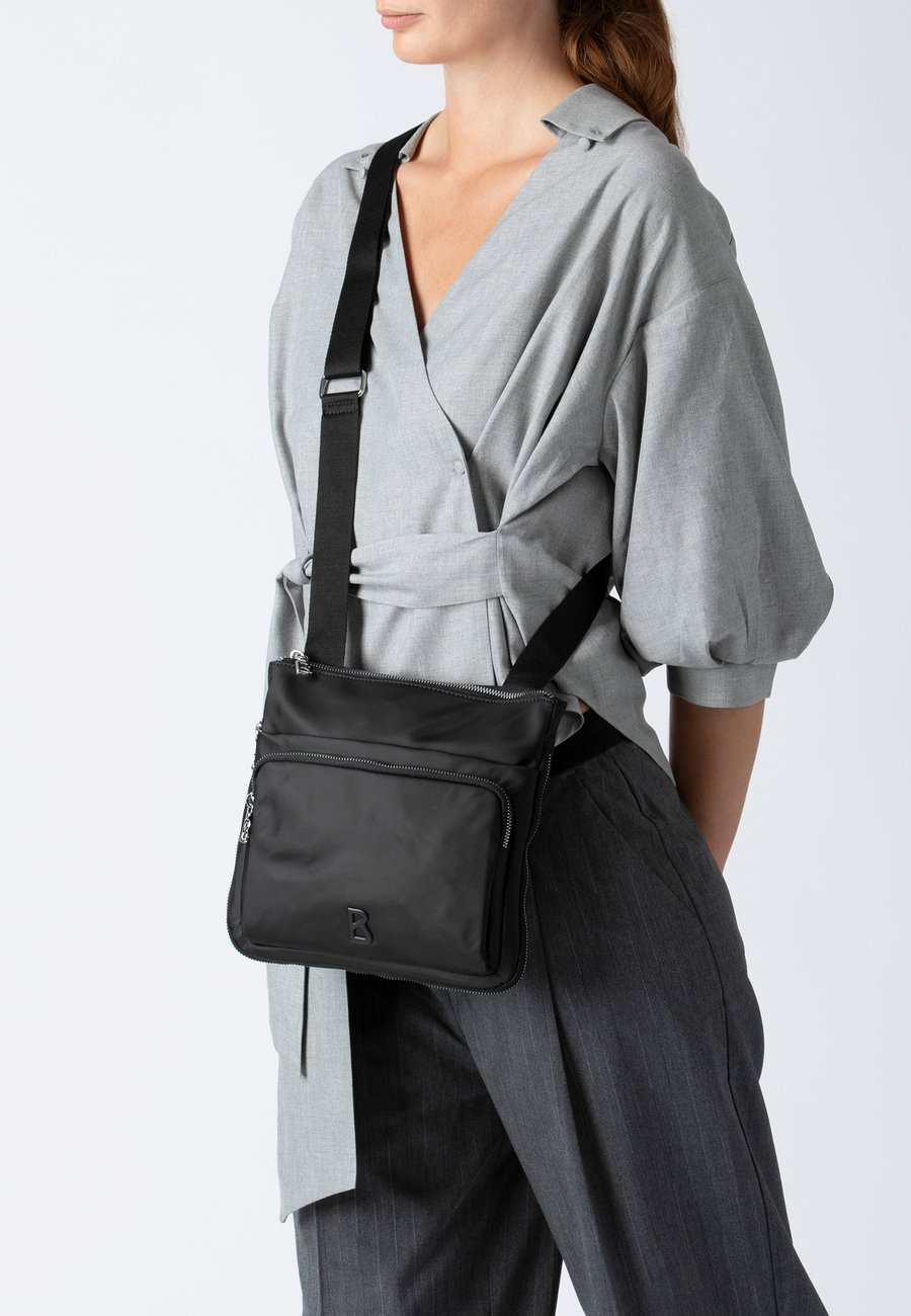 

Сумка кросс-боди JOOP! Jeans LIETISSIMO 1.0 LILOU, Schwarz/Black