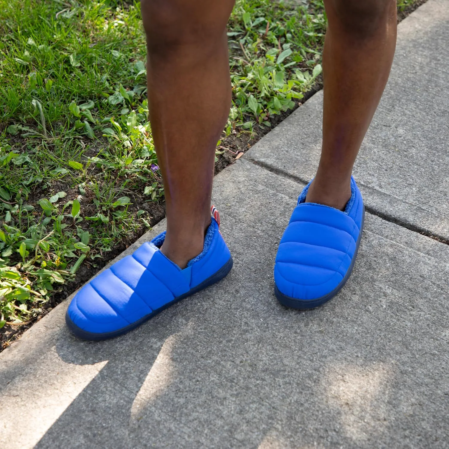 Мужские тапочки Dearfoams Indoor Outdoor Cullen Ripstop с наполнителем и стеганой спинкой для кемпинга, черный — фото 3