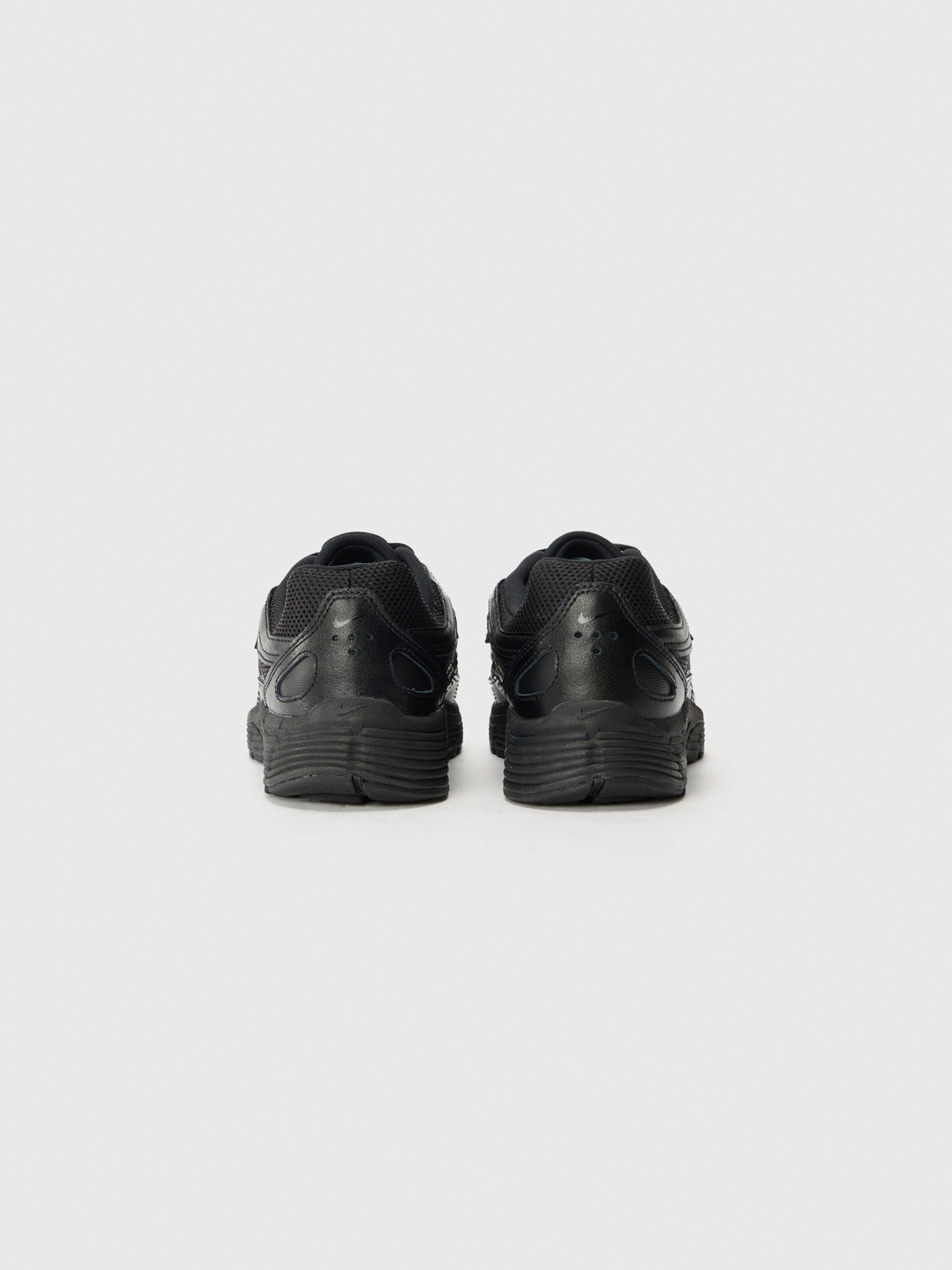 Nike Sportswear Кроссовки 'P-6000' в черном цвете — фото 4