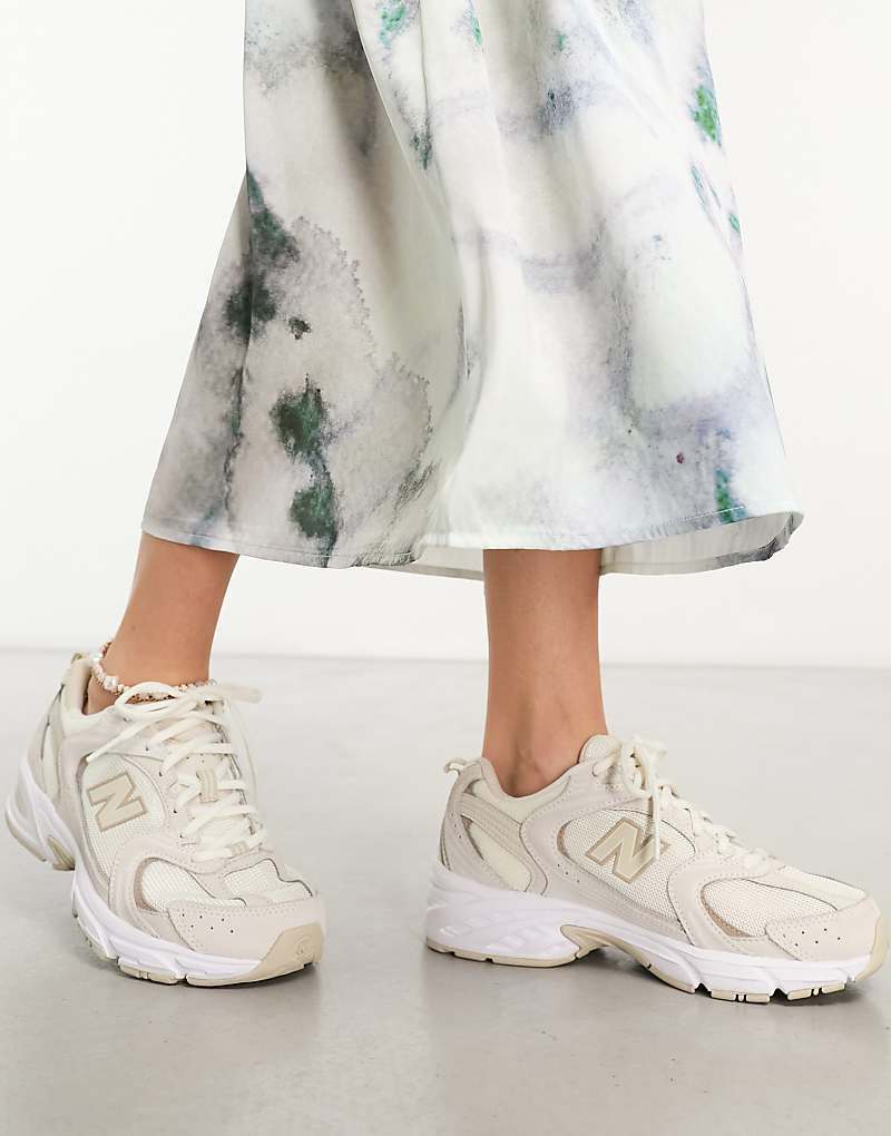 

Белоснежные кроссовки New Balance = 530 =f