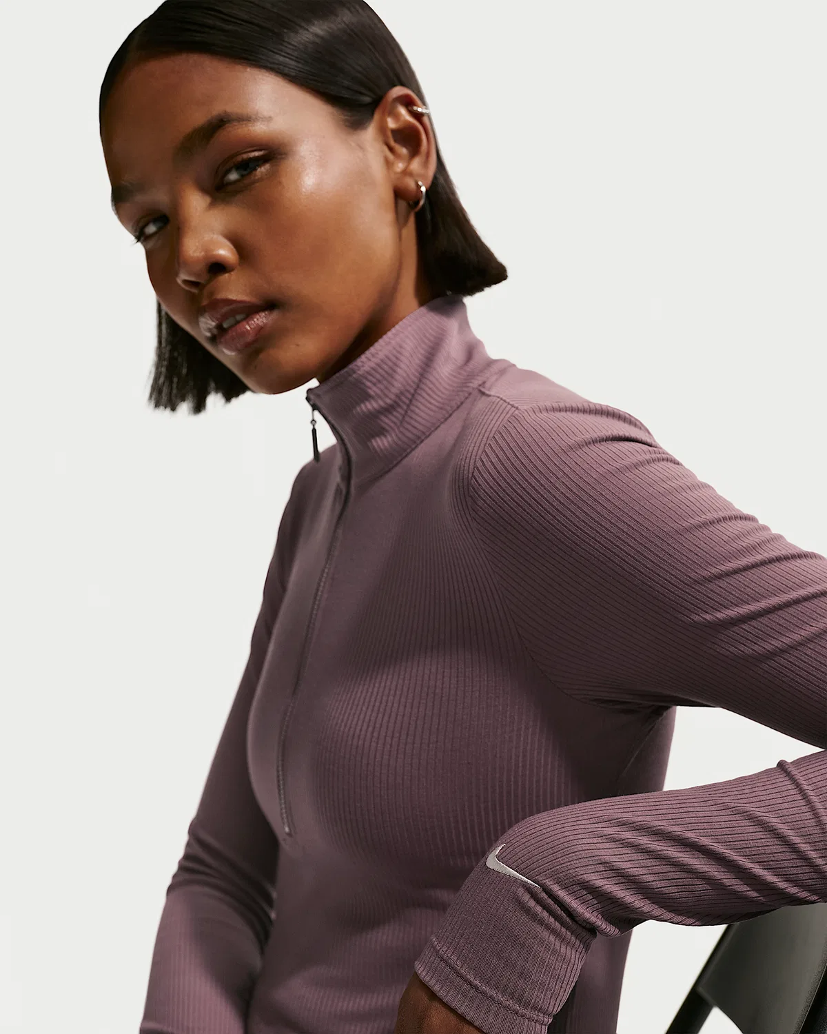 Женская облегающая водолазка с длинным рукавом Nike Sportswear Chill Knit, Tattoo/Sail — фото 3