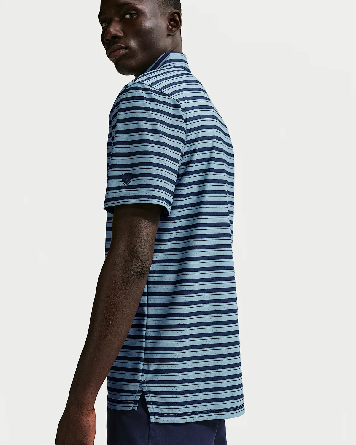 Мужское поло Nike Tailored Performance Dri-FIT Golf, College Navy/Work Blue/College Navy — фото 2