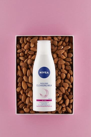 Молочко для умывания Nivea — Мягкое очищающее молочко для сухой и чувствительной кожи, 200 мл — фото 3