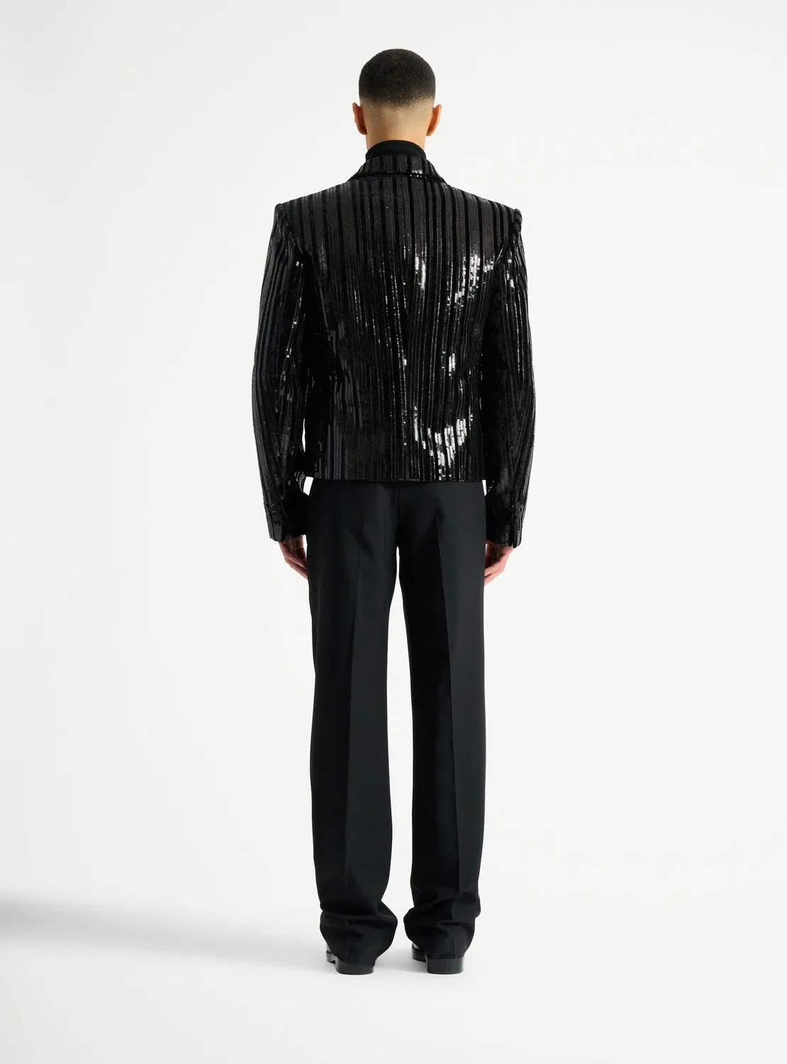 Укороченный бархатный жакет с пайетками Balmain, черный — фото 4