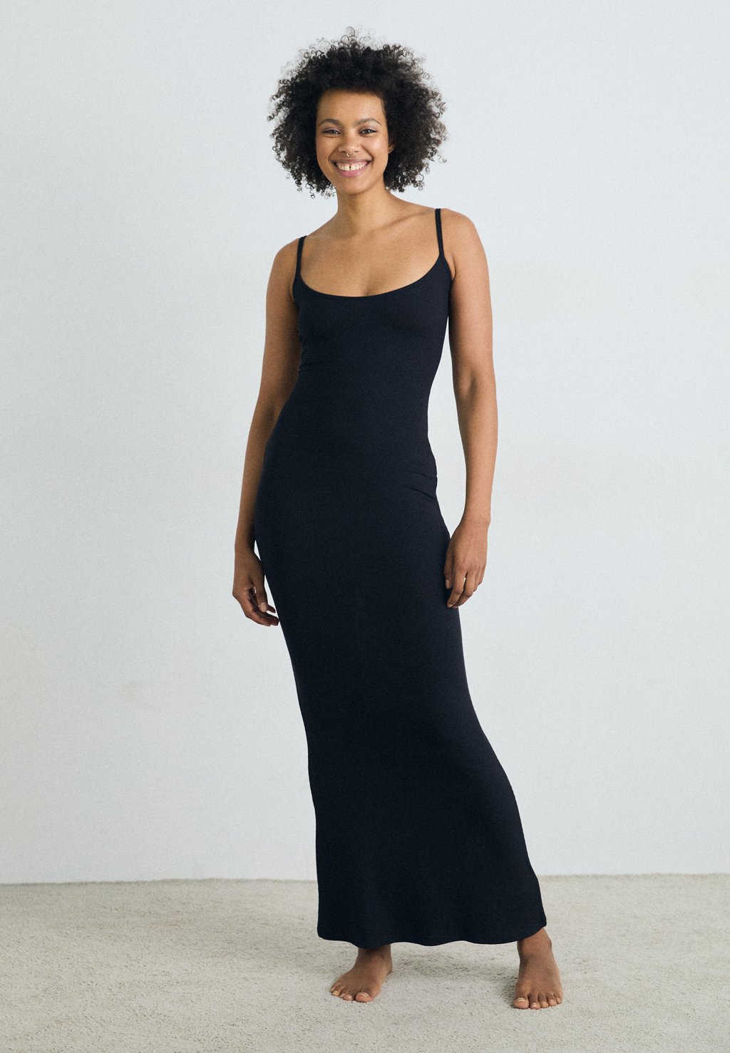 

Ночная рубашка TESSA LONG DRESS Guess, черный