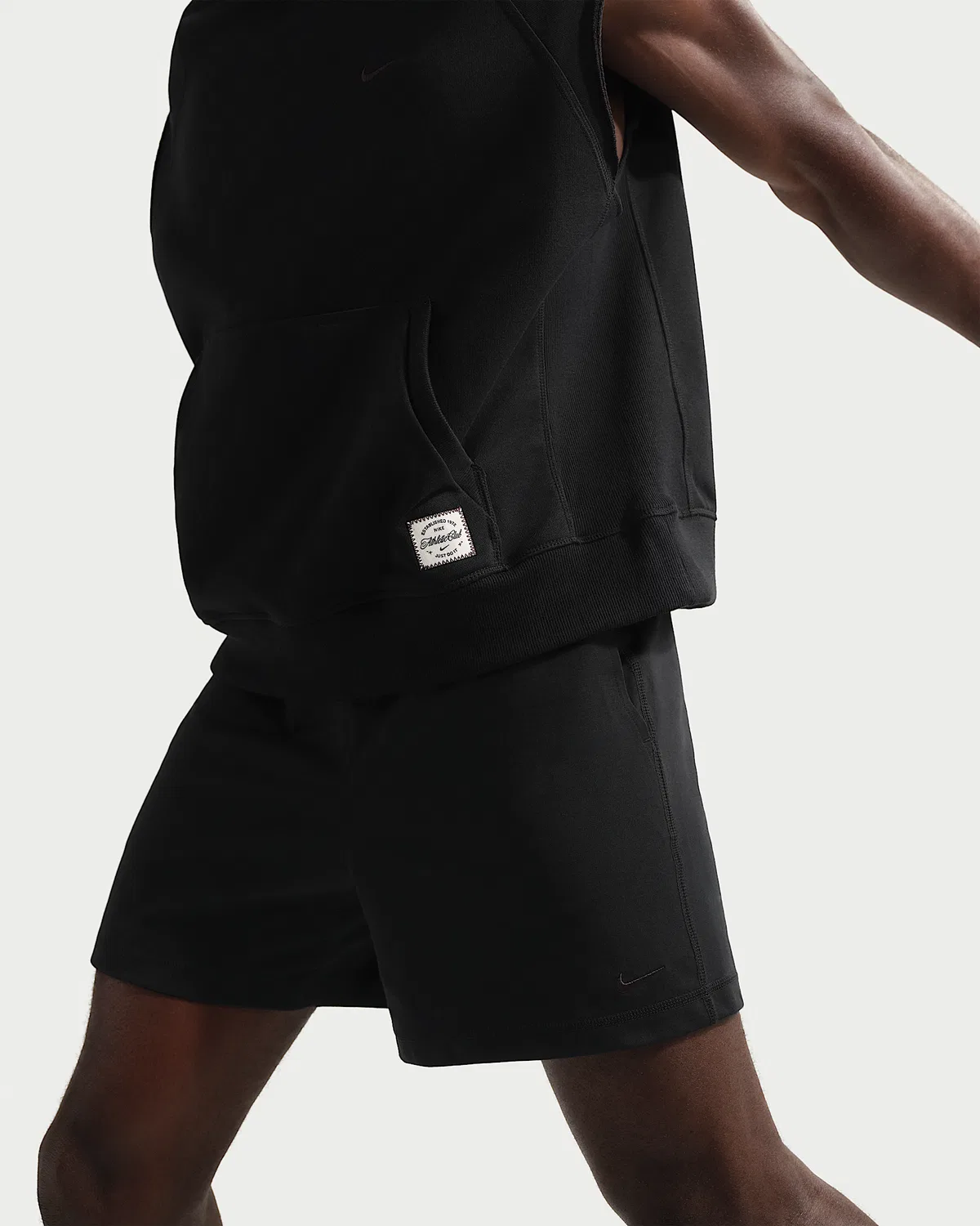 Мужские тренировочные шорты Nike N.A.C. Dri-FIT 5", Black/Pale Ivory/Black — фото 4