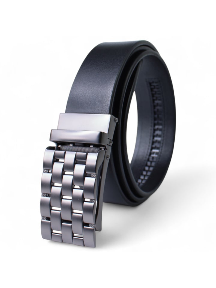 

Мужской кожаный ремень черного цвета FRONHOFER