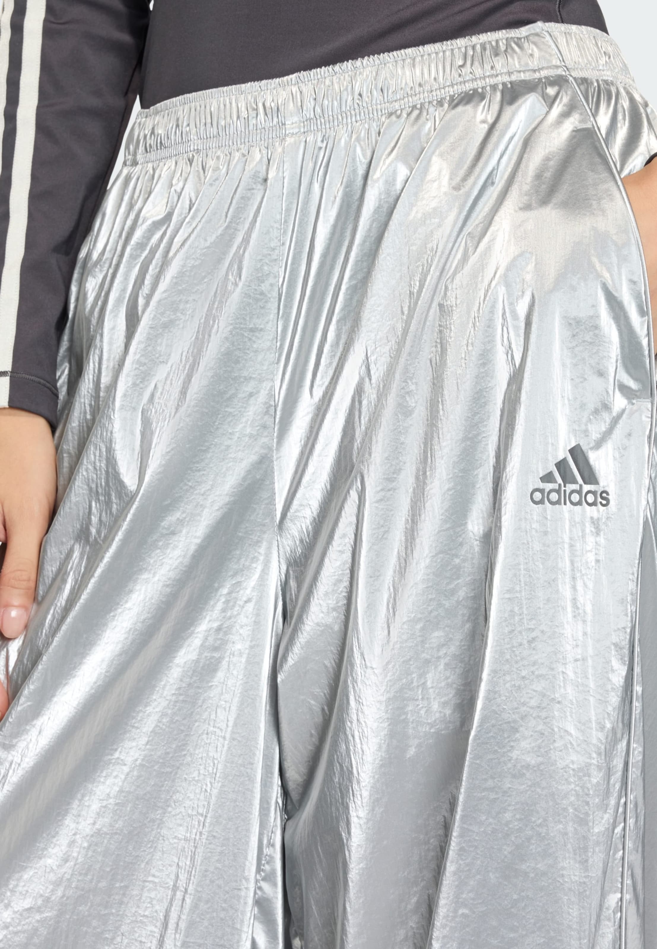 Adidas Originals Широкие брюки 'F50' в цвете Silver — фото 4
