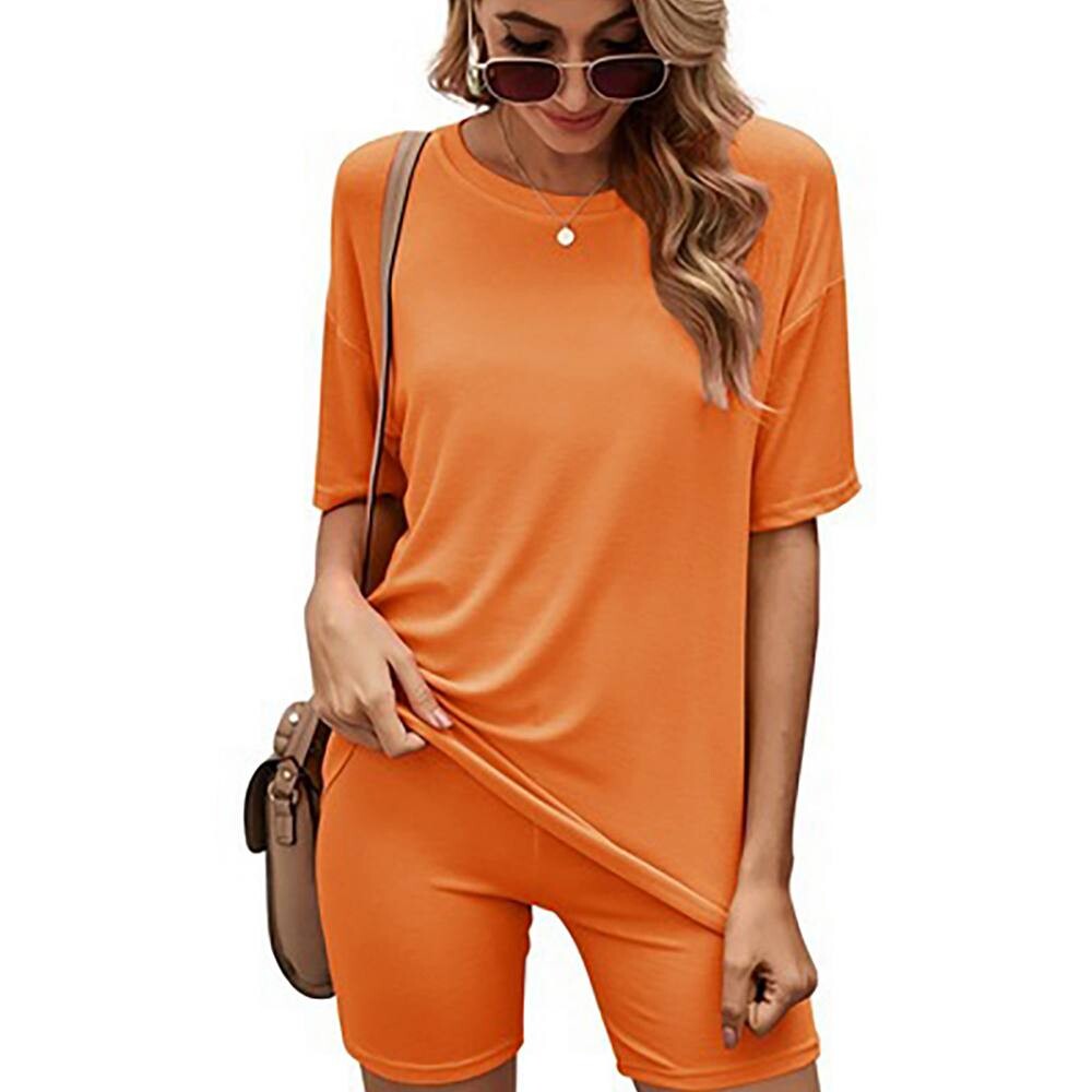 

Легкий женский комплект из байкерских шорт и футболки в тон Haute Edition, оранжевый