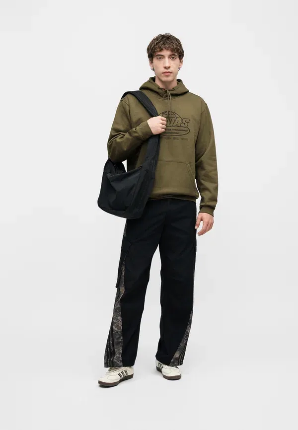 Толстовка Adidas Originals, оливковый страта — фото 2
