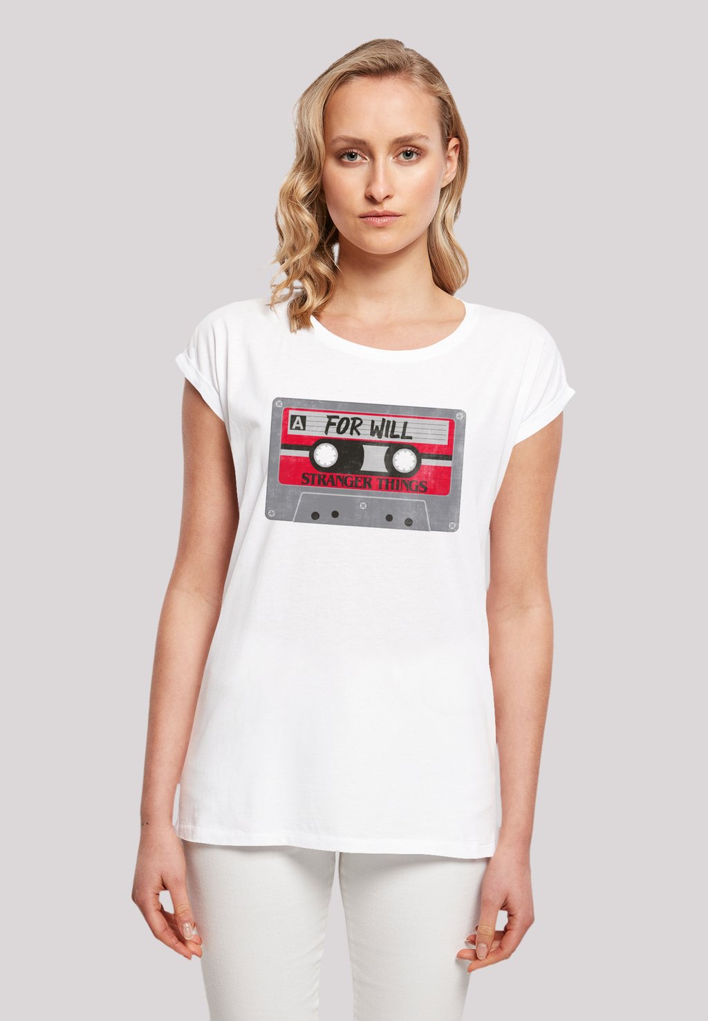 

Футболка с принтом STRANGER THINGS CASSETTE FOR WILL NETFLIX TV SERIES F4NT4STIC, белый