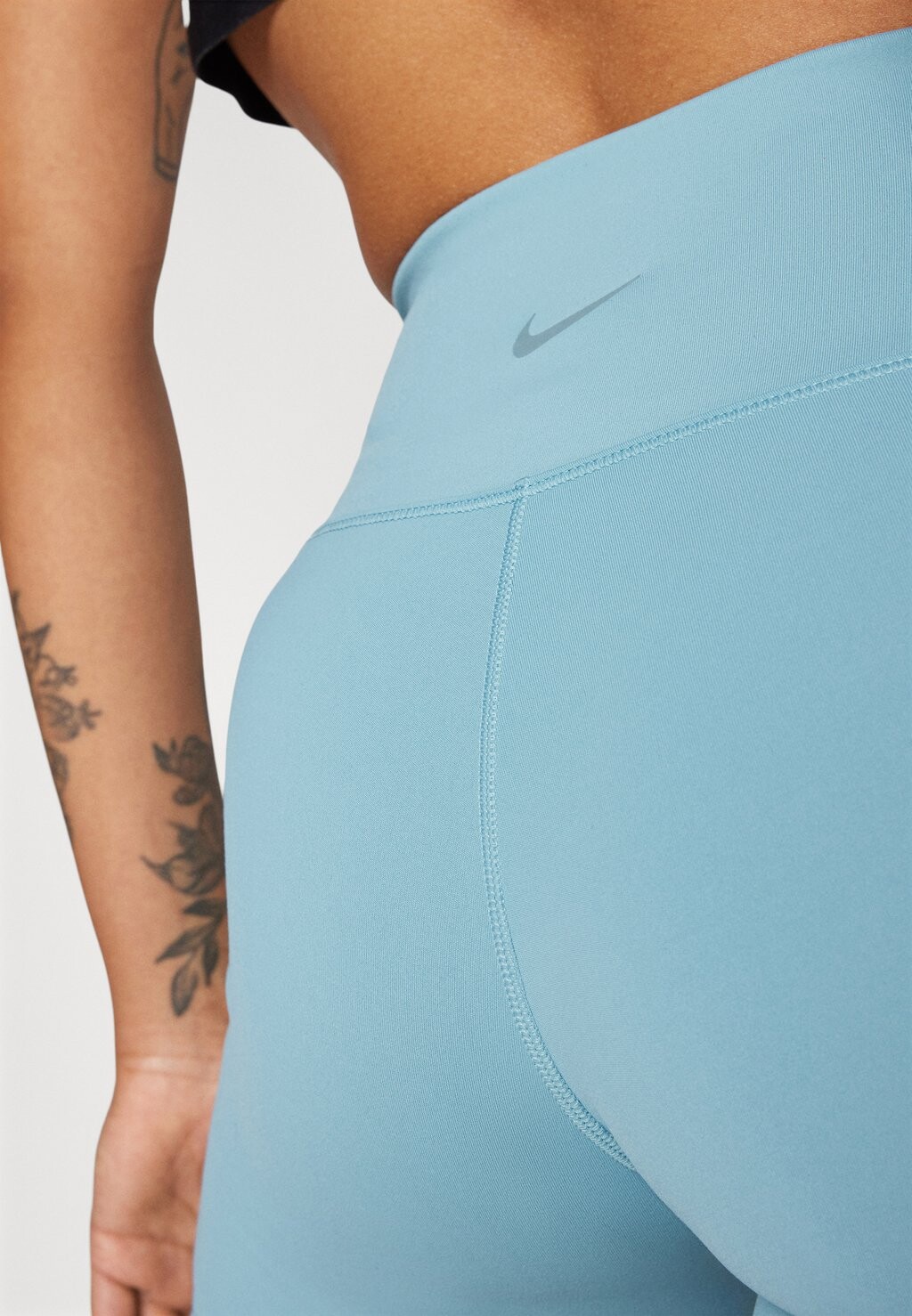 

Тайтсы ONE SHORT Nike, темно-синий