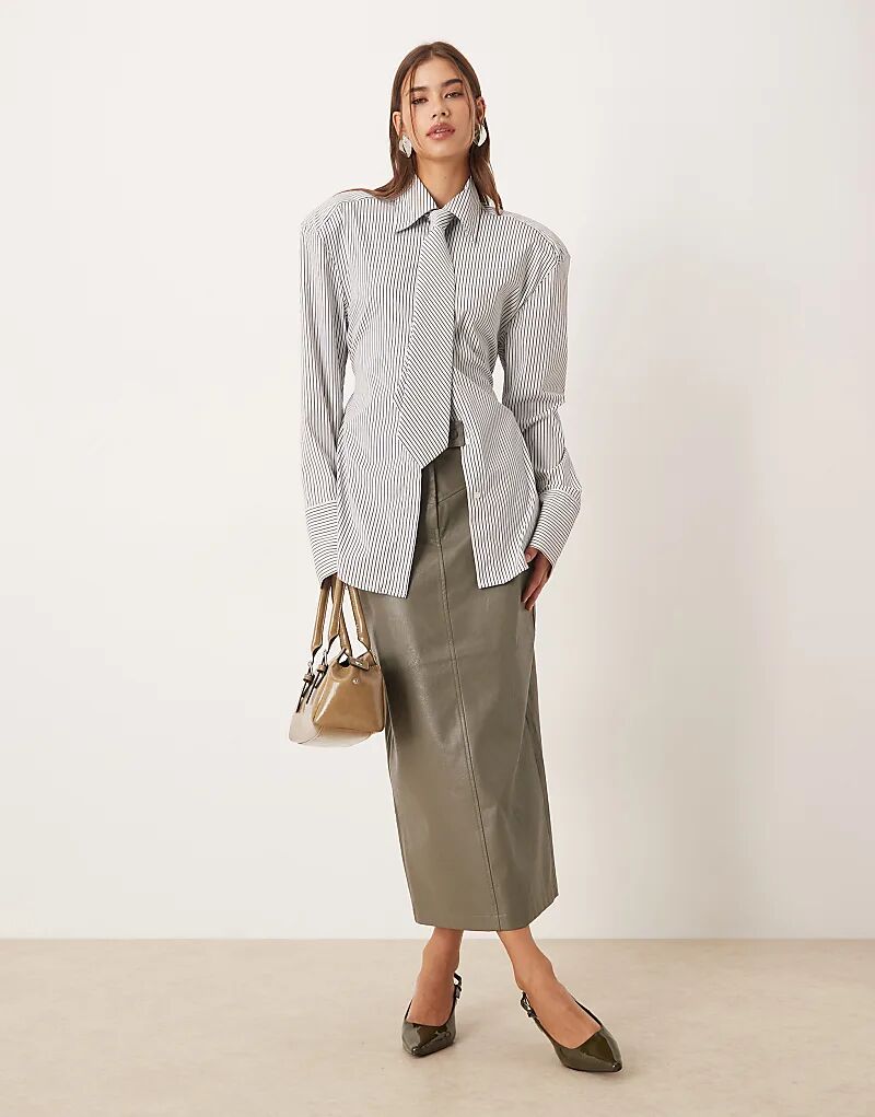 

Юбка миди Vila из искусственной кожи с декоративным швом темно-оливкового цвета