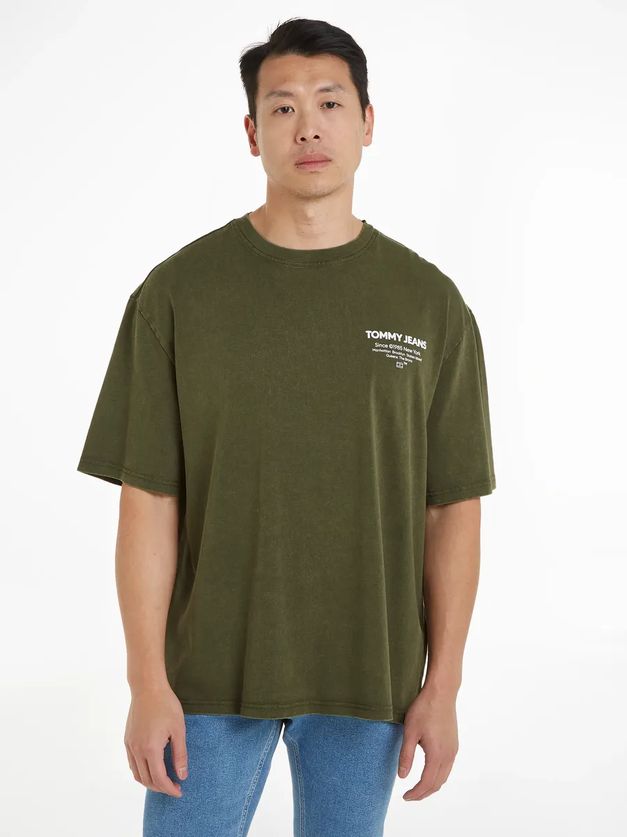 

Футболка Tommy Jeans "TJM REG WASHED ESSENTIAL TJ TEE", с принтом на спине, зеленый